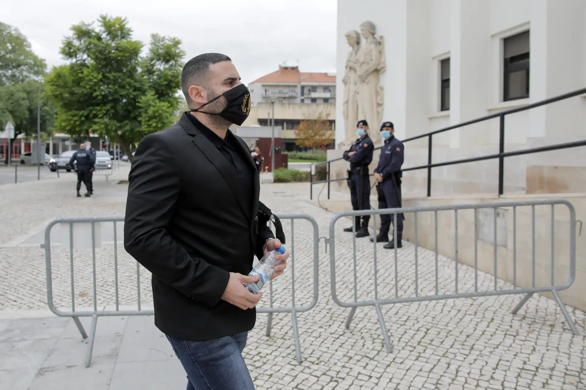 O ex-fuzileiro João Paulino à chegada ao tribunal de Santarém, para a sessão da tarde