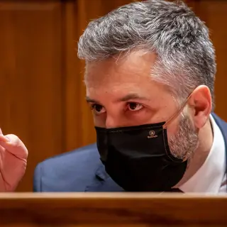 Governo vai estudar três alternativas para o novo aeroporto de Lisboa e vai mudar a lei para impedir veto. Alcochete volta a ser hipótese