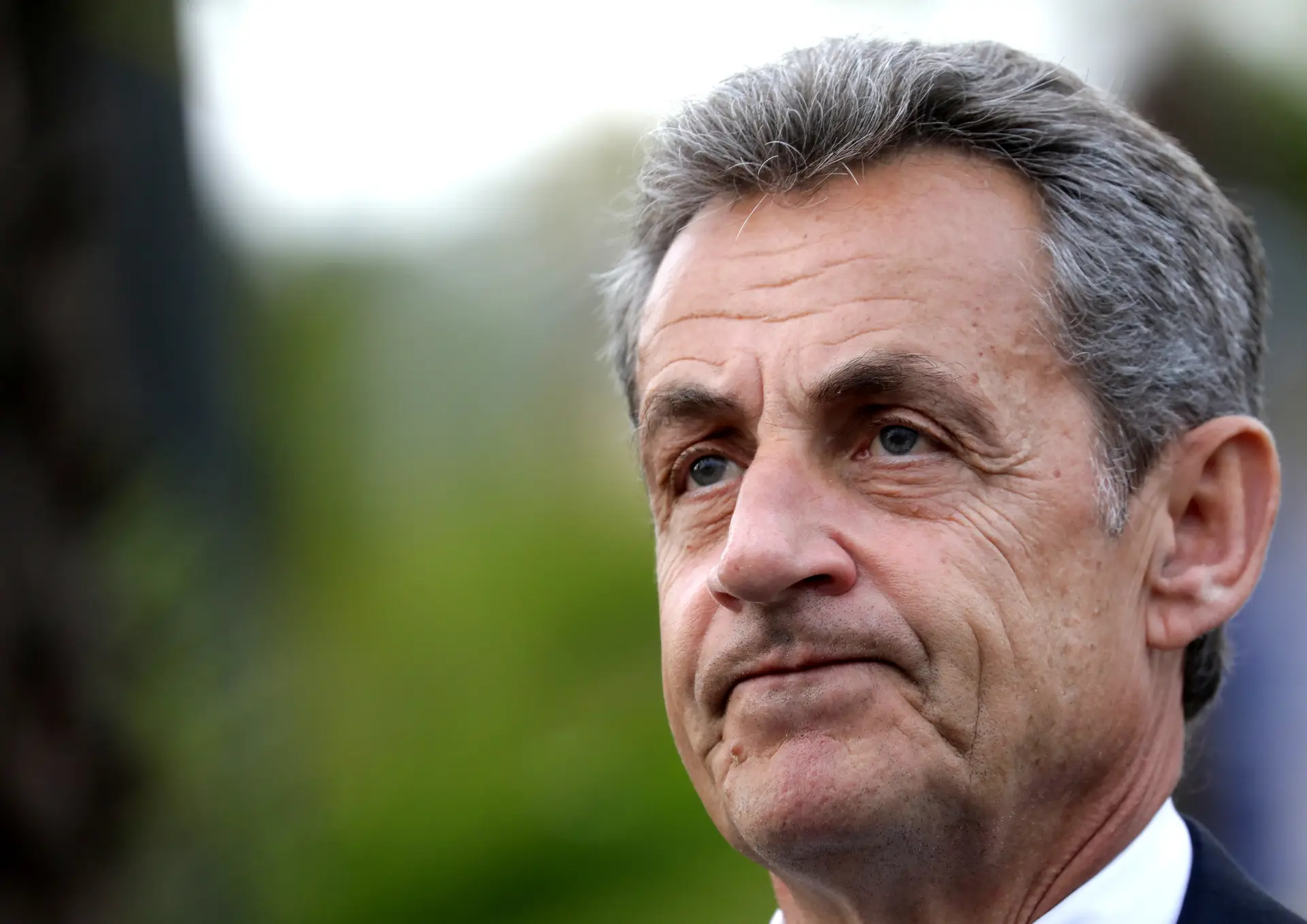 Ex-presidente francês Sarkozy começa hoje a usar pulseira eletrónica