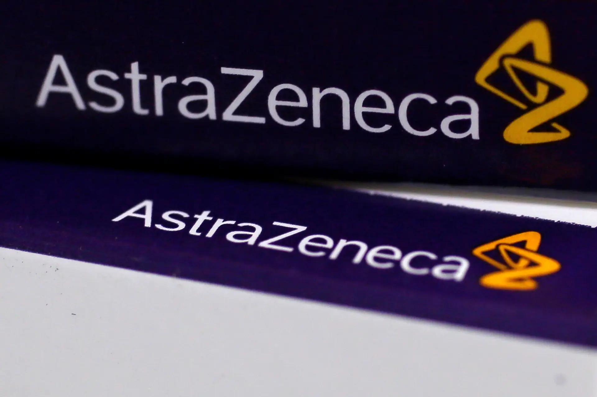 Covid-19. Erro de fabrico levanta questões sobre testes com vacina da AstraZeneca/Oxford
