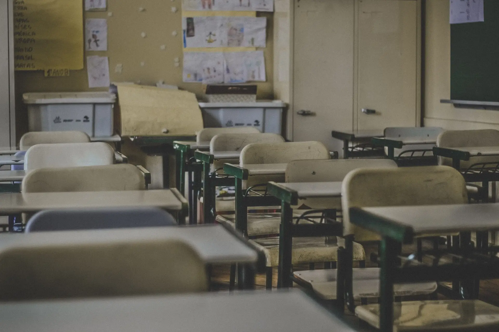 Stands de automóveis e centros de exame obrigados a fechar. Tudo o que muda além das escolas