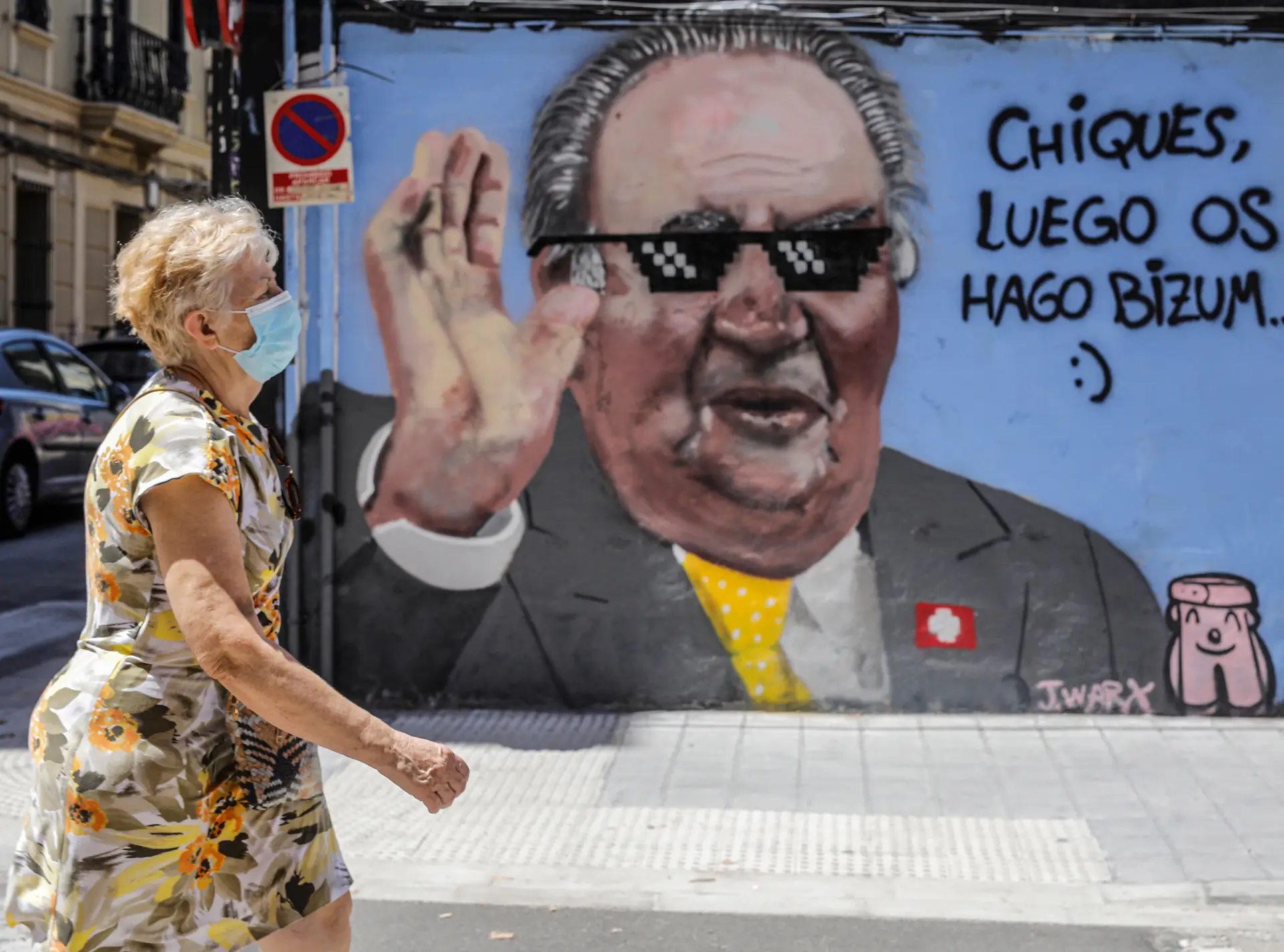 Juan Carlos I caricaturado num grafito do artista J. Warx numa rua de Valência