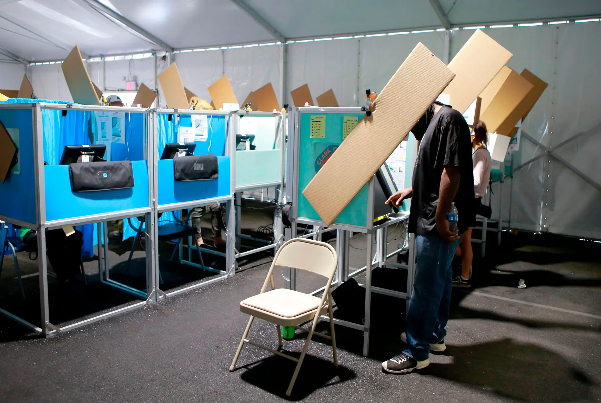 Eleitores no estado de Nevada, no dia da eleição presidencial dos EUA
