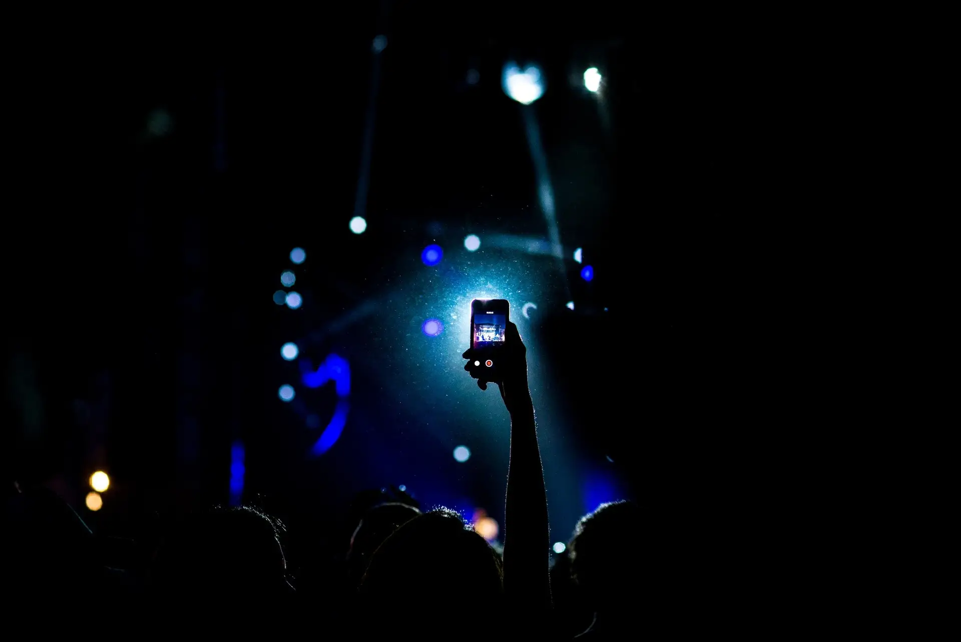 DGS dá luz verde a eventos-piloto para abrir caminho à retoma de festivais e concertos