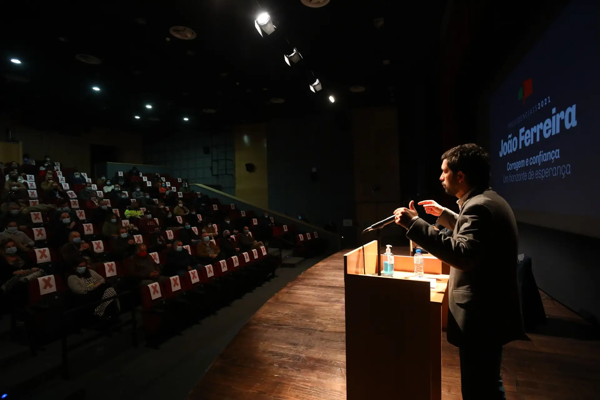 João Ferreira não confina, mas promete que campanha "não vai ser feita" de comícios