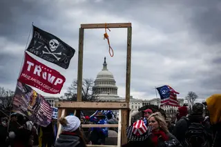 Apoiantes de Donald Trump perto do Capitólio, em Washington, a 6 de janeiro de 2021