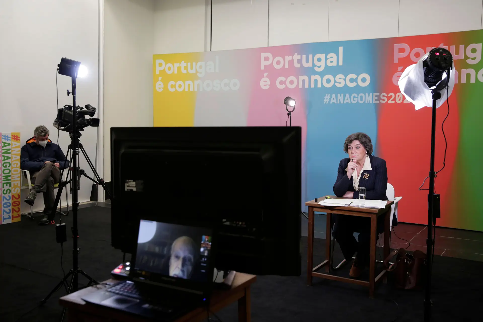 Ana Gomes quer juntar dois mil apoiantes online