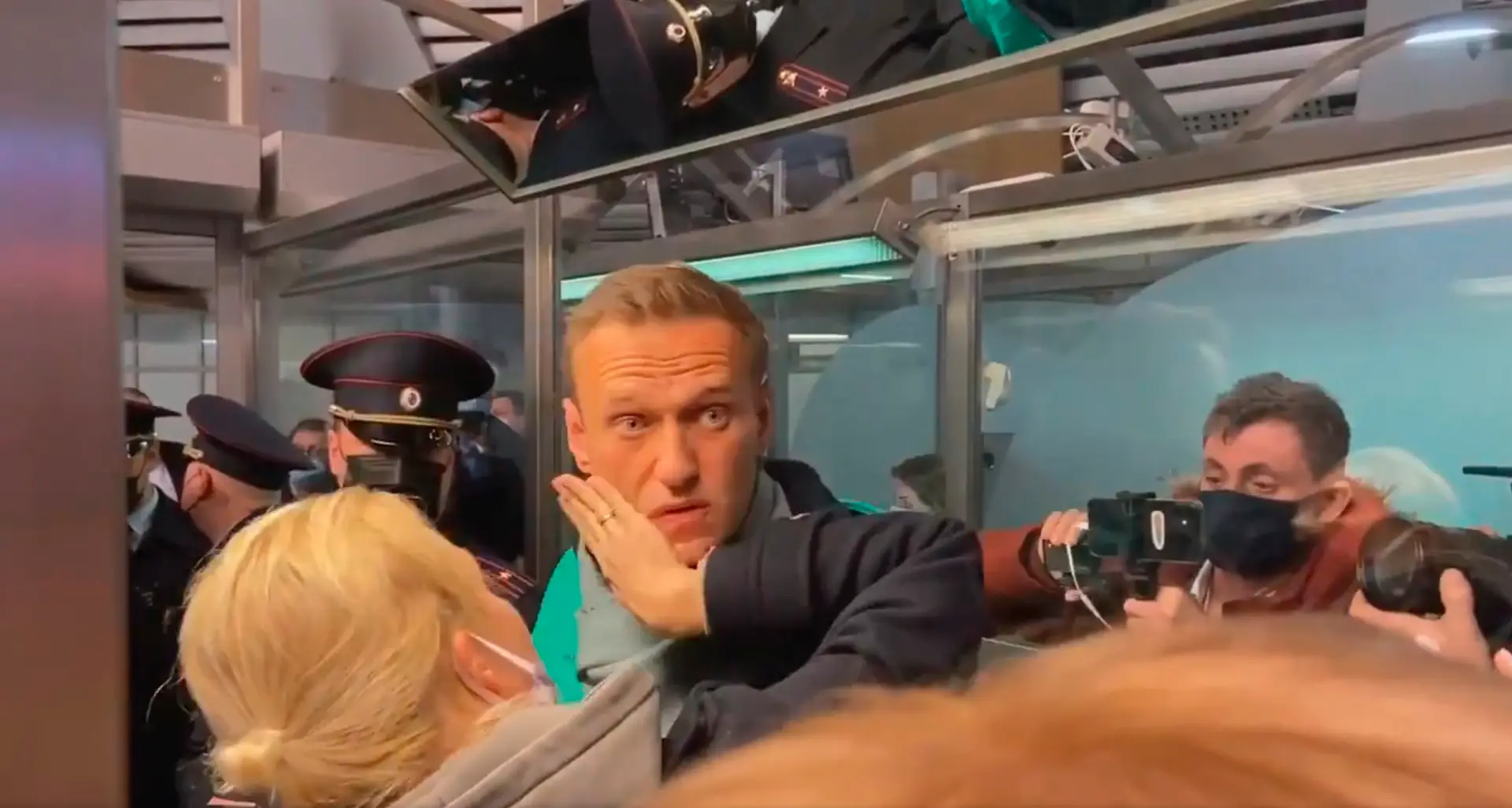 Alexei Navalny, um dos principais opositores do Kremlin, condenado a três anos e meio de prisão
