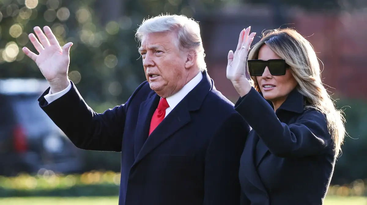 Melania Trump volta a ação de campanha após longa ausência - Expresso