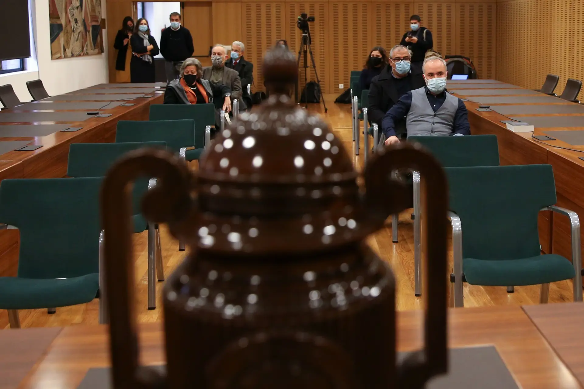 Funcionários judiciais fora do grupo de prioritários para as vacinas ameaçam paralisar tribunais: “Invoco o direito à vida”