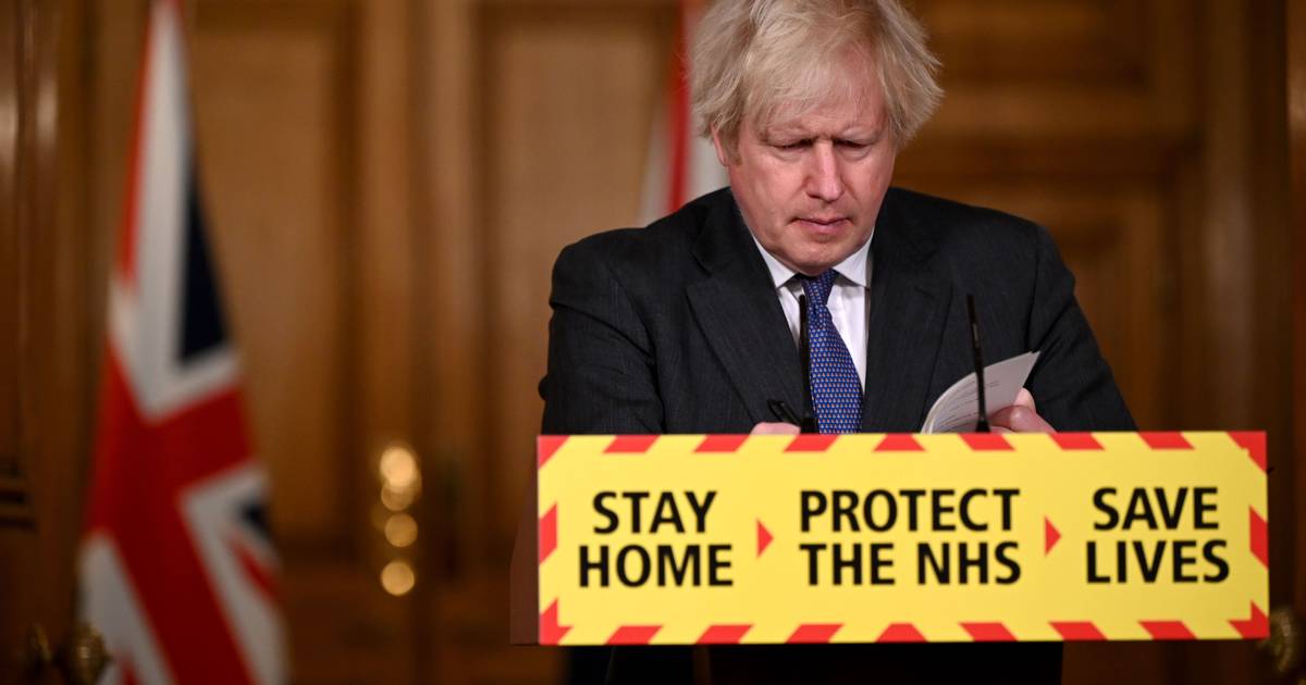 Familiares das vítimas da covid-19 pedem que sejam anulados benefícios a Boris Johnson