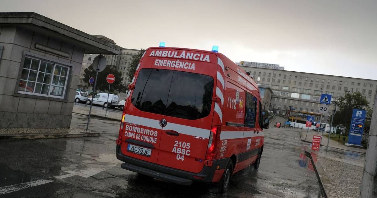 Bombeiros exigem 30 milhões de euros em dívida por transporte de doentes urgentes