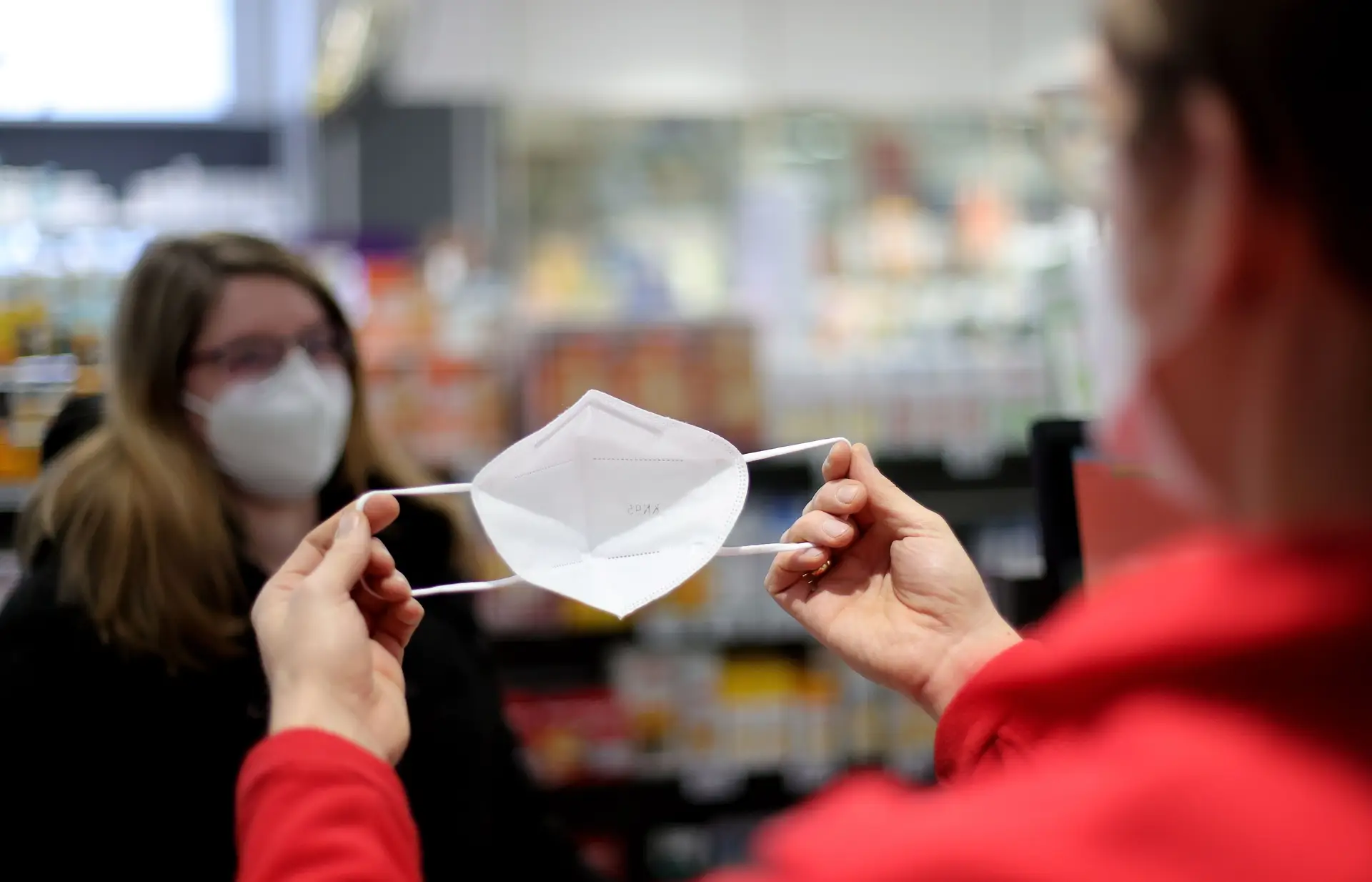 Covid-19. Sociedade de Pneumologia sugere máscaras cirúrgicas obrigatórias