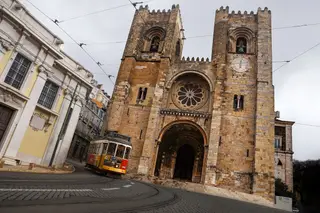 O chão sagrado. A história da Sé de Lisboa