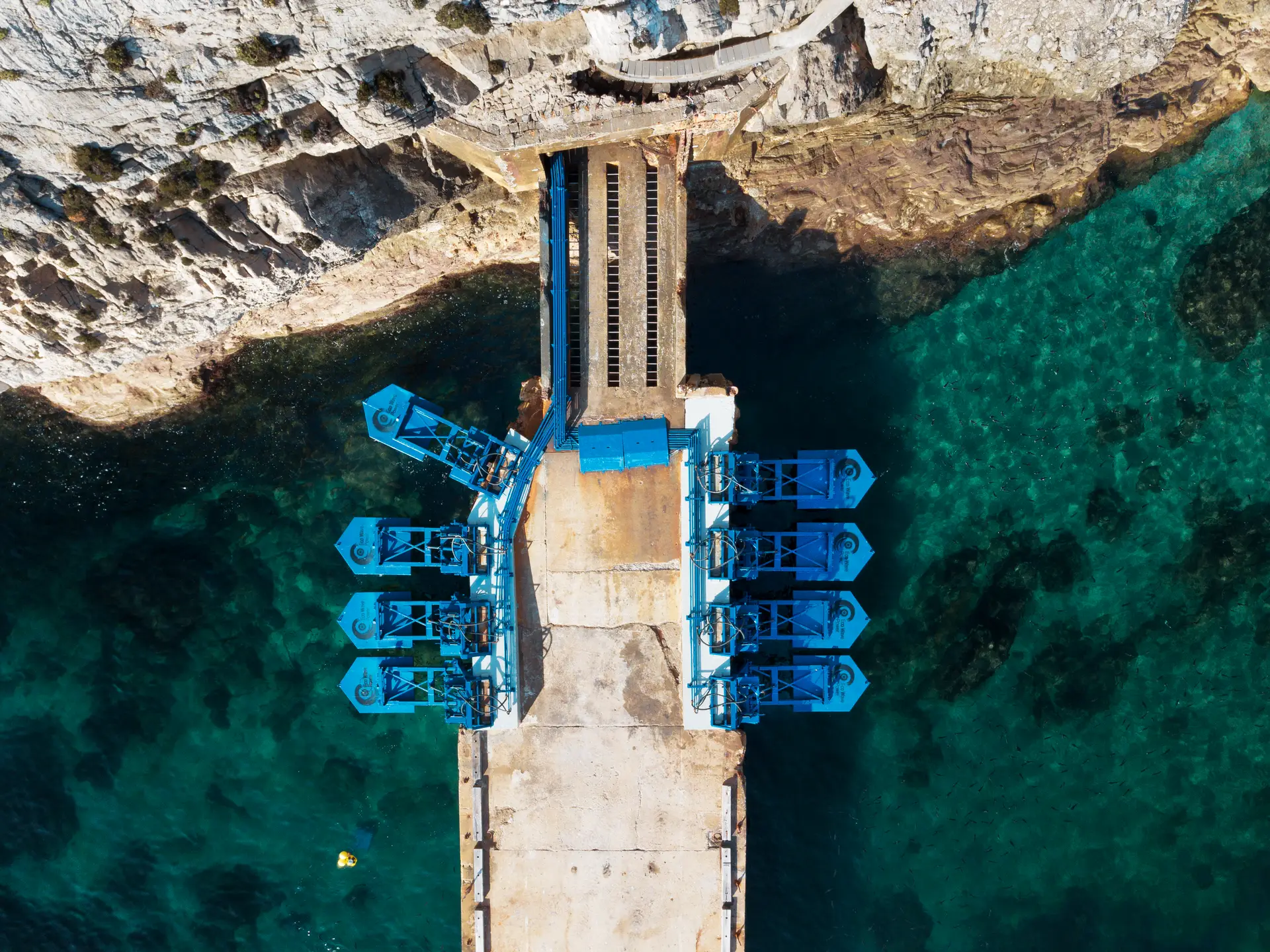 Gibraltar é uma das localizações onde a Eco Wave Power já explora a energia das ondas.