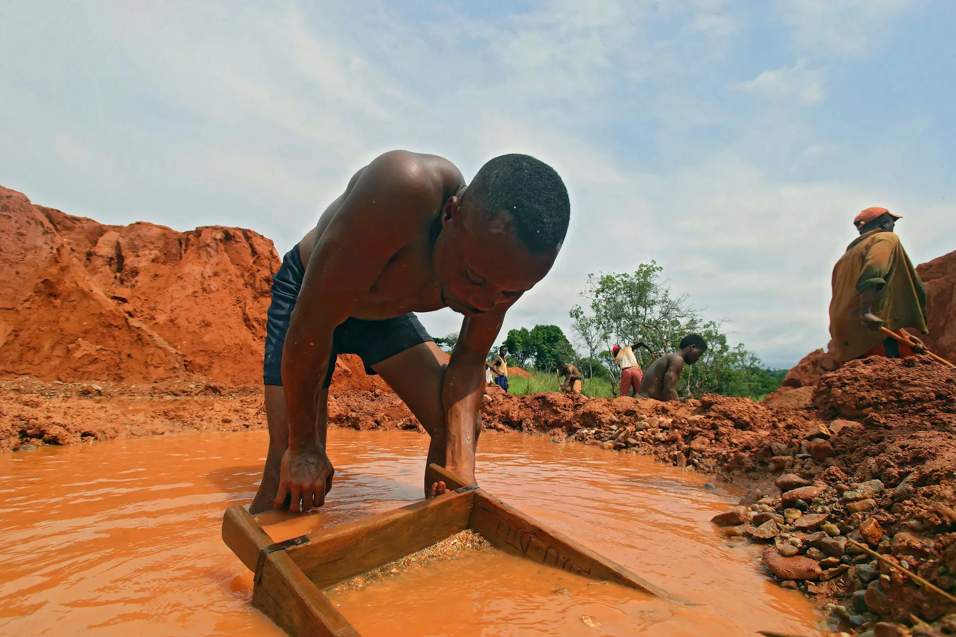 Extração de diamantes na região de Lunda-Norte, no noroeste de Angola