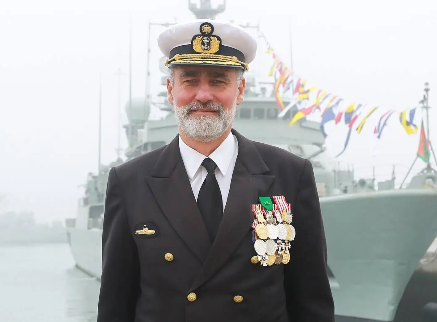 Moçambique, submarinos, faróis, náufragos: breve resumo do longo currículo de Gouveia e Melo, o novo coordenador do plano de vacinação