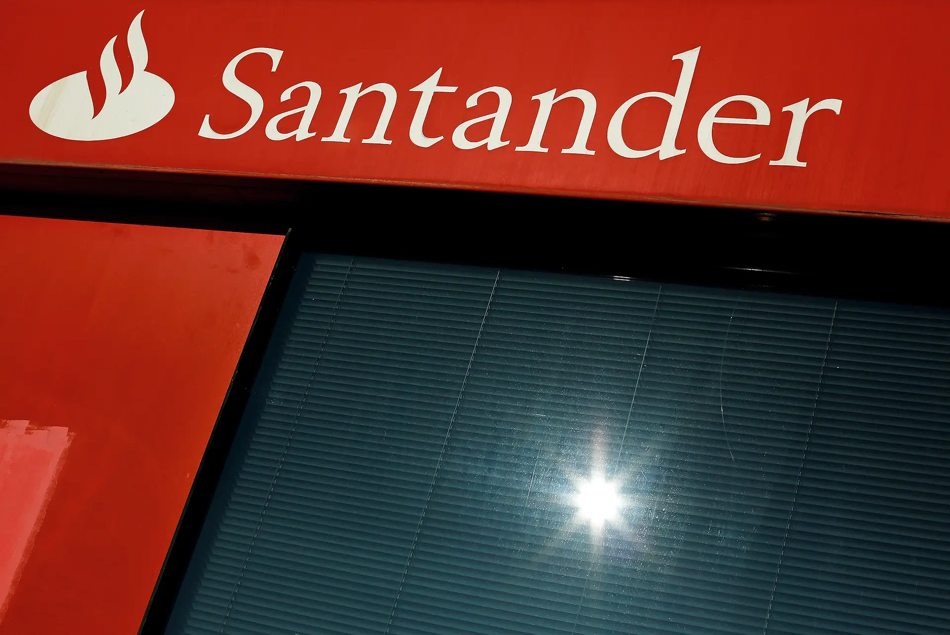 Grupo Santander lucra 7,3 mil milhões de euros até setembro