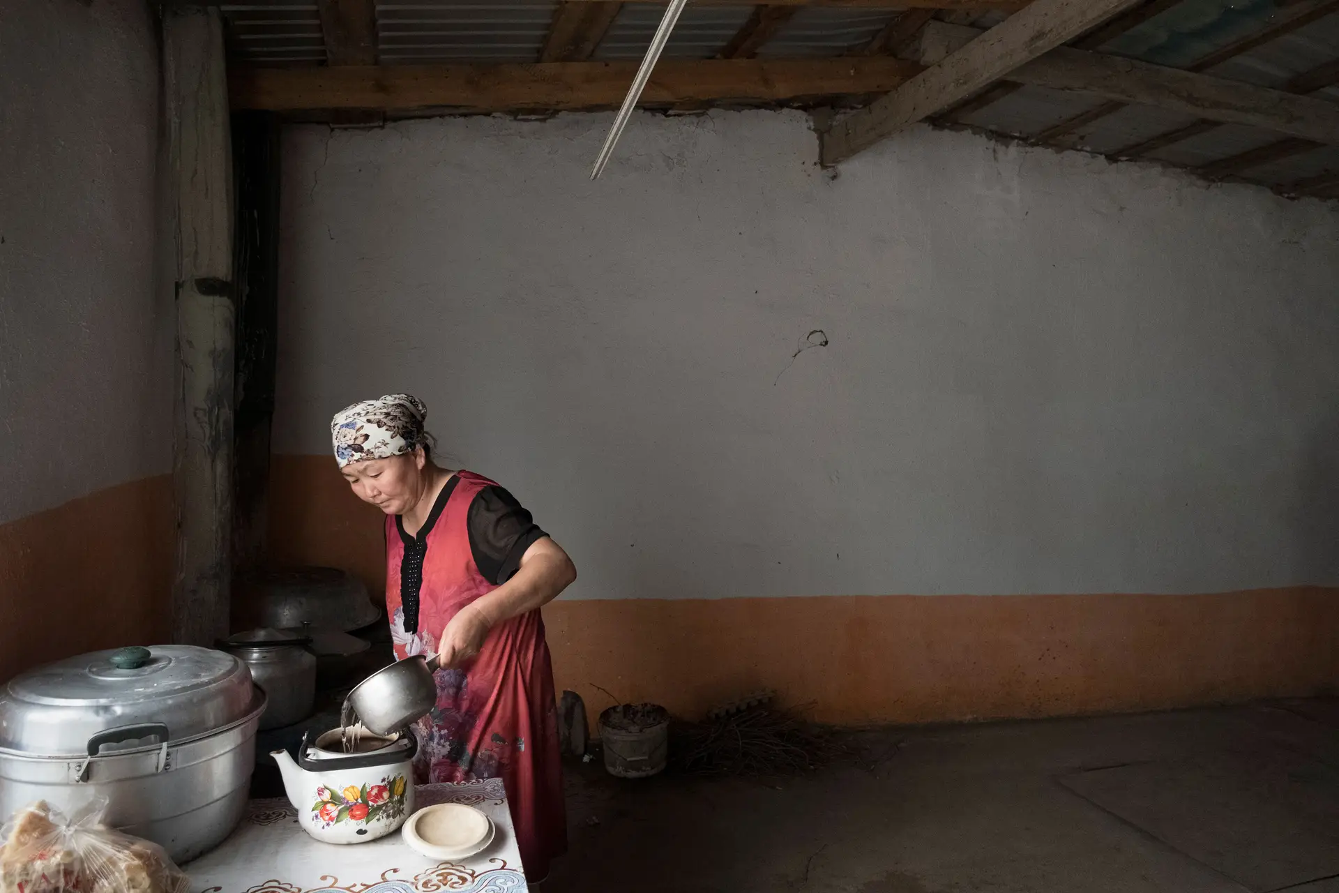 Gulzira Auelkhan na sua casa em Akshi, no Cazaquistão