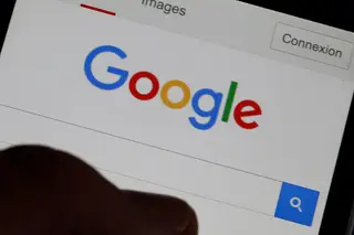 Google vai pagar por conteúdos jornalísticos na Austrália mas Facebook recusa