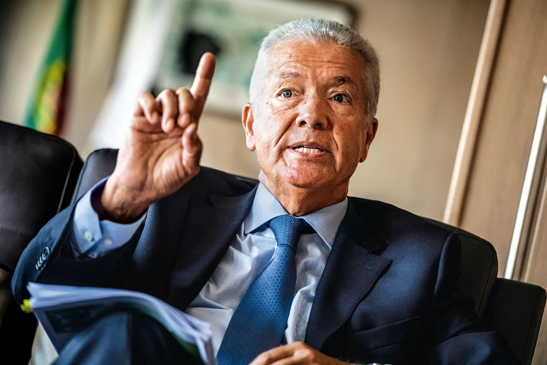Saraiva diz que “é preciso olhar o país para lá da crise”