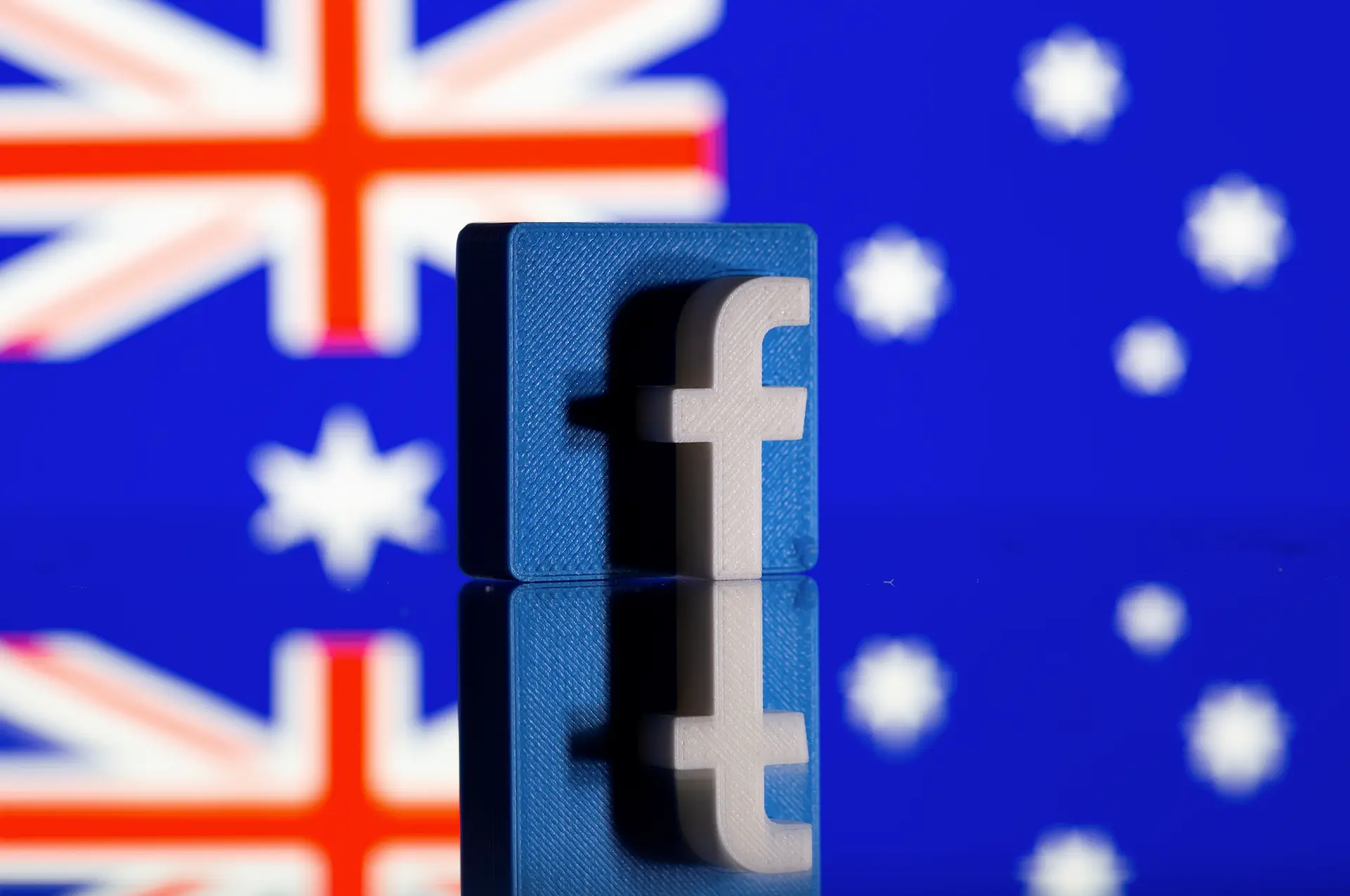 O Facebook aceitou a arbitragem e a partilha de custos com grupos editoriais australianos