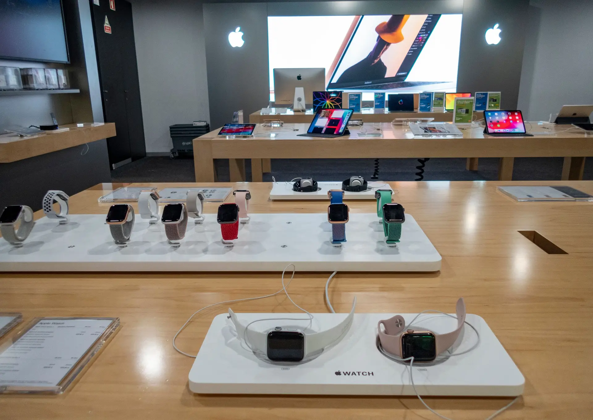 Apple suspende vendas de relógio nos EUA antes do Natal após perder caso de patente