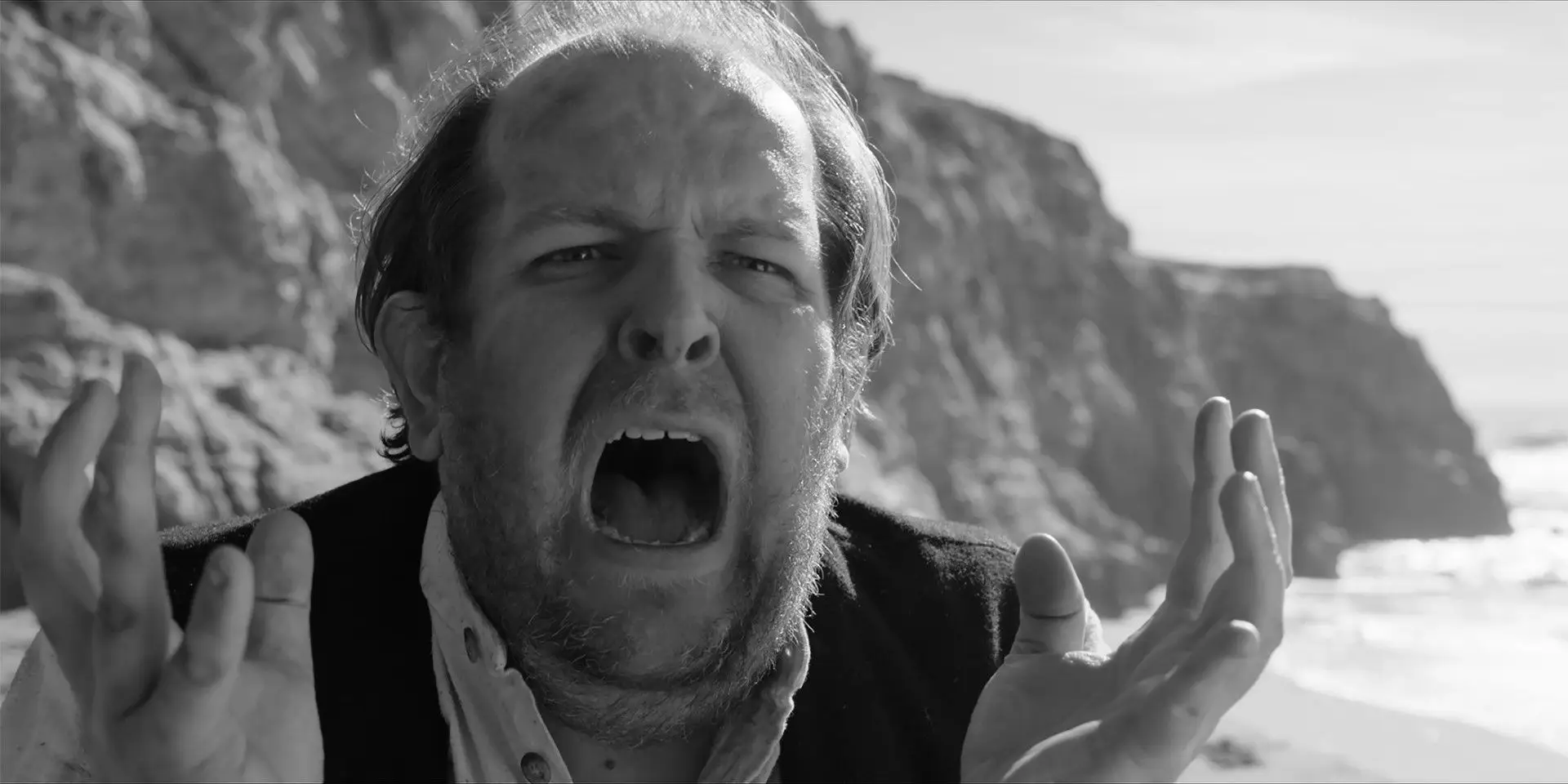 “Fishmonger”: aventuras e desventuras de um rapaz solteiro, com uma sereia à mistura