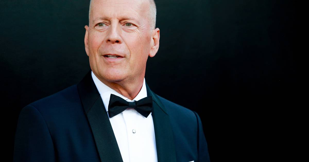 O ator Bruce Willis sofre de demência, comunica a família