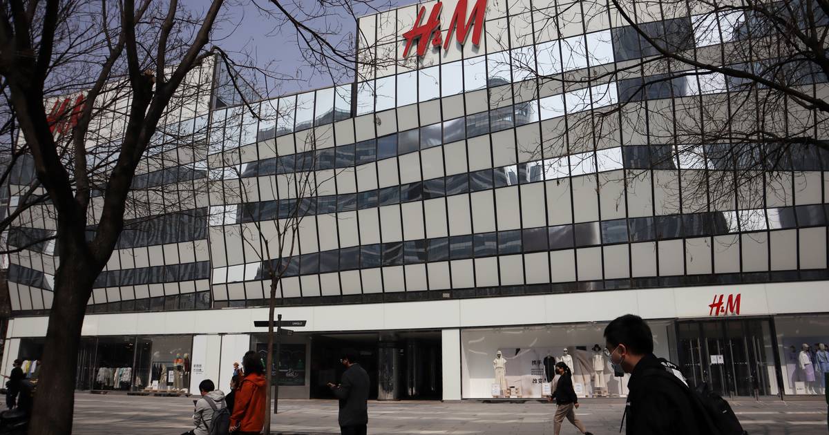 Lucro da retalhista sueca H&M no primeiro semestre fiscal recua 1,8%