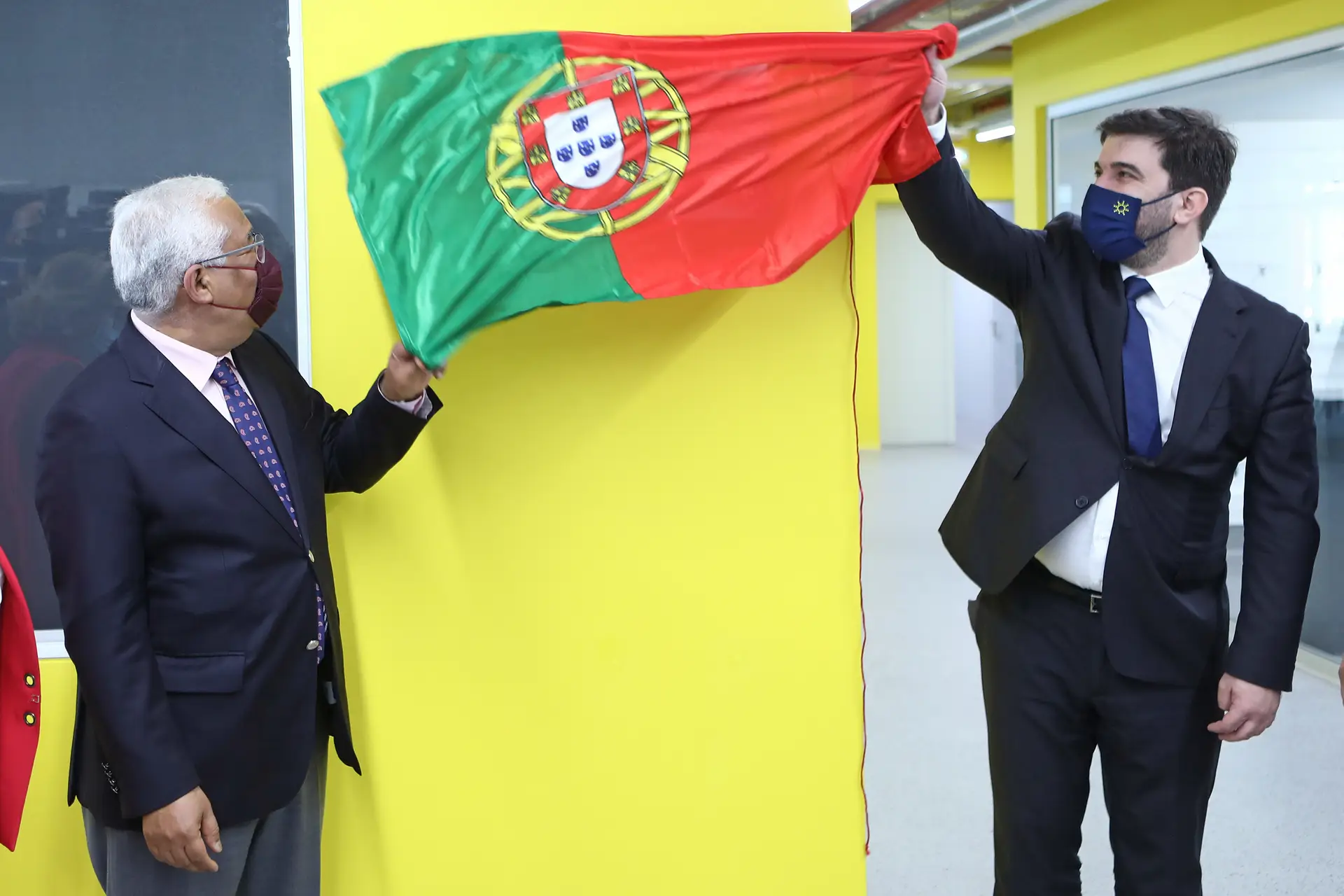 Bruxelas não tira Portugal da cauda do investimento público da União Europeia