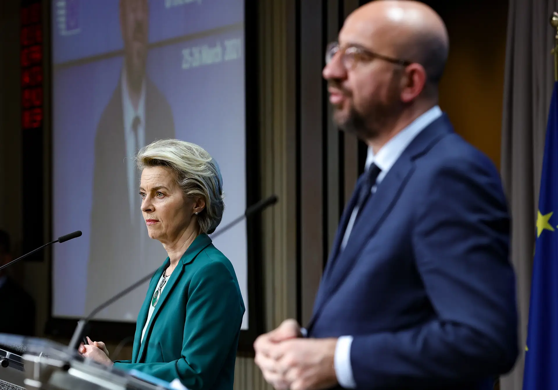 Ursula von der Leyen (presidente da Comissão) e Charles Michel (presidente do Conselho) são os principais rostos da União Europeia