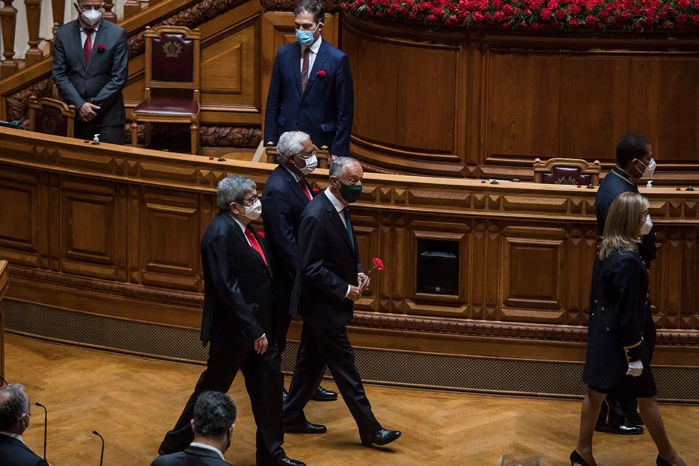 As três principais figuras do Estado instantes antes de começar a cerimónia do 25 de Abril