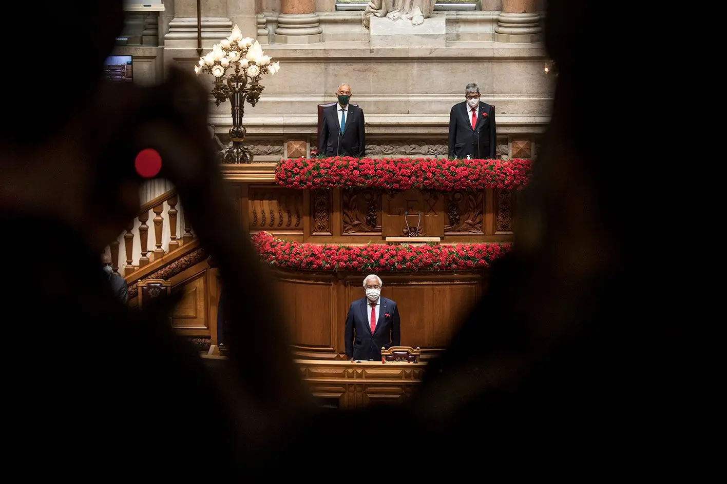 Marcelo Rebelo de Sousa, Ferro Rodrigues e António Costa. As principais figuras do Estado na Assembleia da República, na manhã de 25 de Abril de 2021