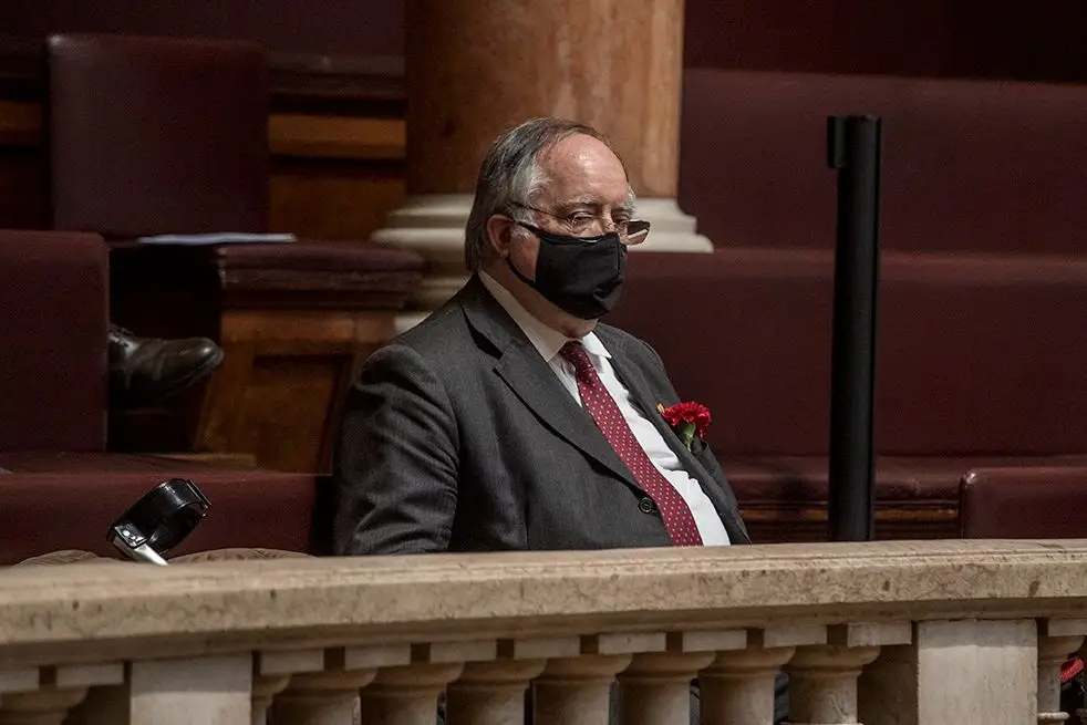 O coronel Vasco Lourenço assiste à cerimónia de celebração dos 47 anos da revolução de Abril na Assembleia da República