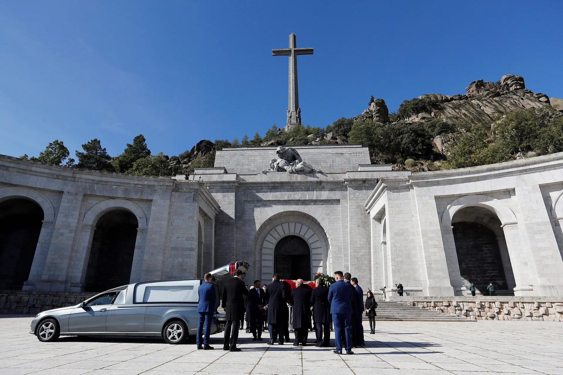 Trasladação do cadáver do ditador Francisco Franco do recinto do Vale dos Caídos para um cemitério privado, a 24 de outubro de 2019