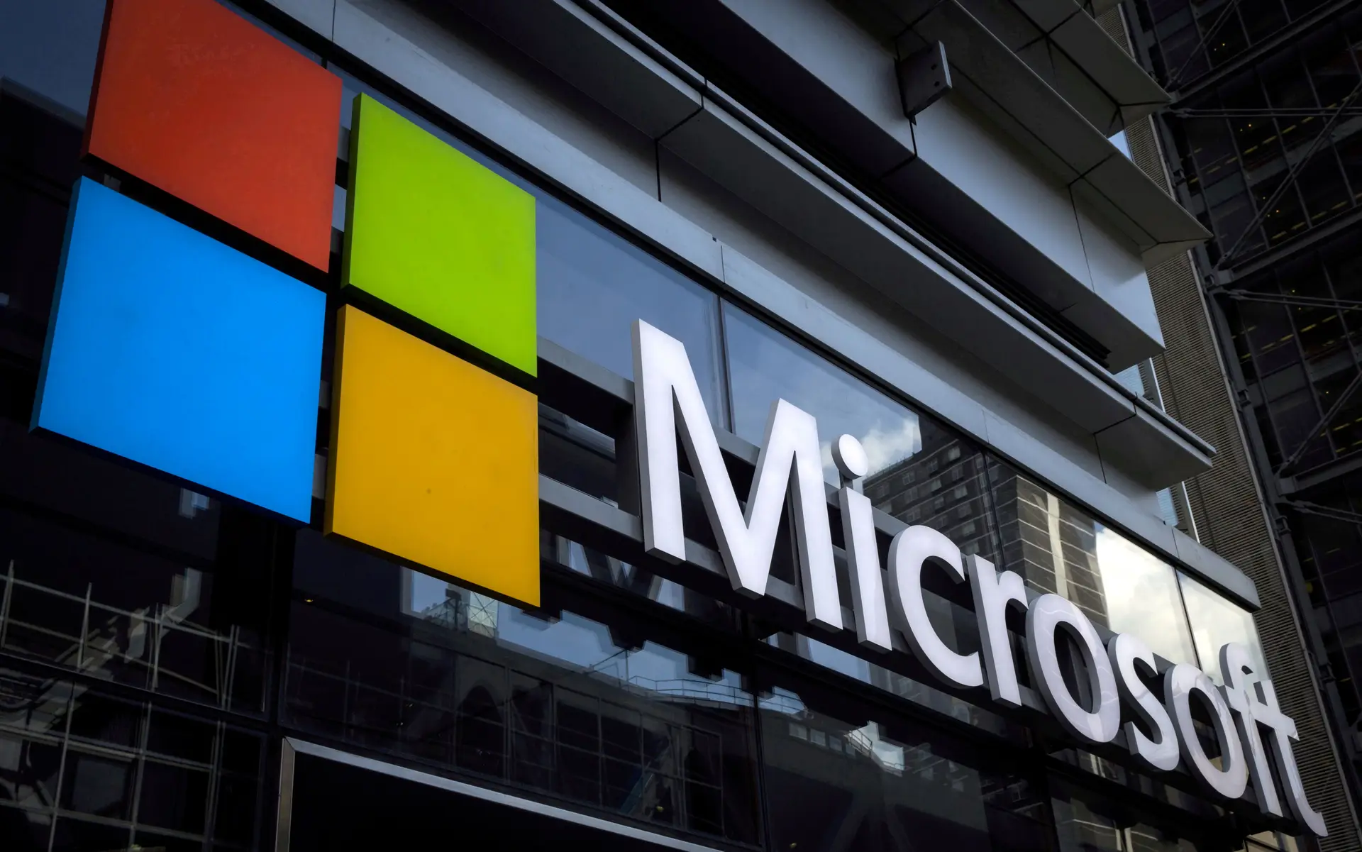 Microsoft vai investir 3 mil milhões de euros em inteligência artificial na Suécia