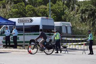 Na cerca sanitária montada, a GNR tem agora a responsabilidade de controlar os testes à covid. "Os próprios GNR estão exaustos com tudo isto"