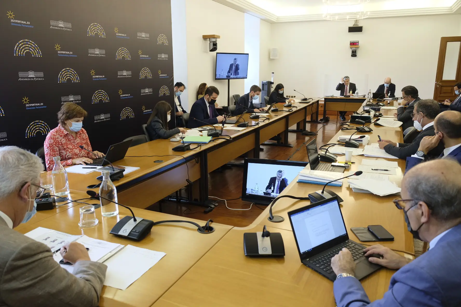 Fundo de Resolução aceita salários acima do limite atribuídos a dois administradores do Novo Banco
