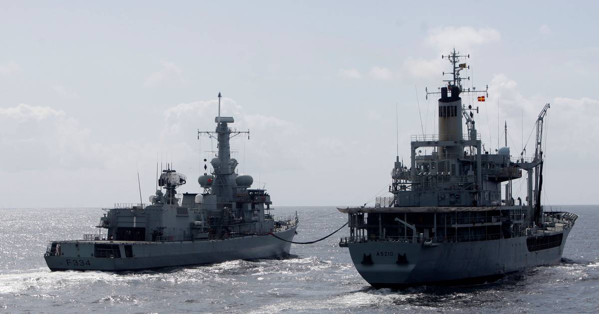 Marinha Portuguesa acompanha três navios russos na Zona Económica Exclusiva do continente