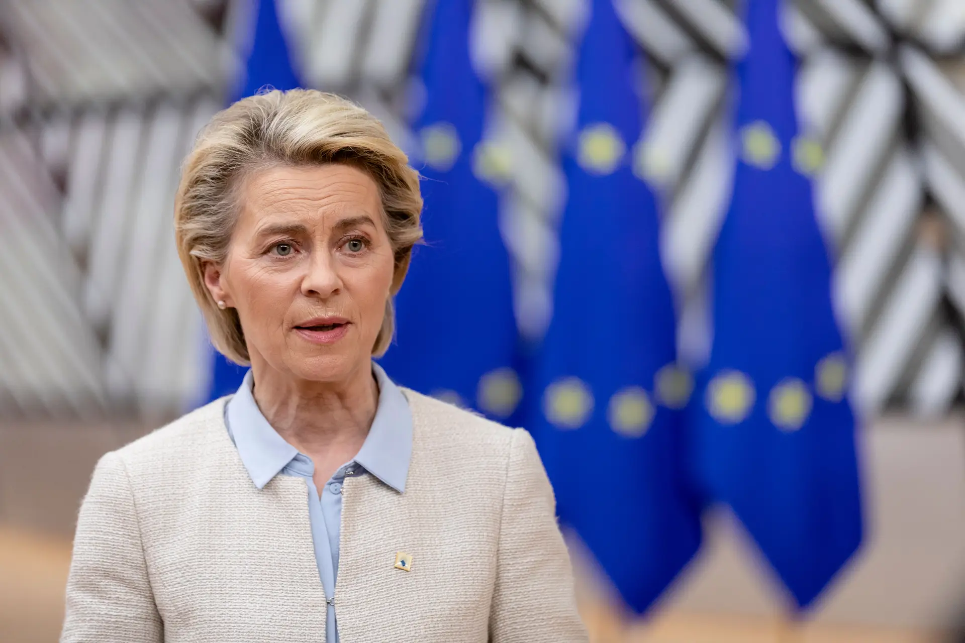 Líderes europeus concordam em avançar com novas sanções à Bielorrússia e exigem libertação de jornalista