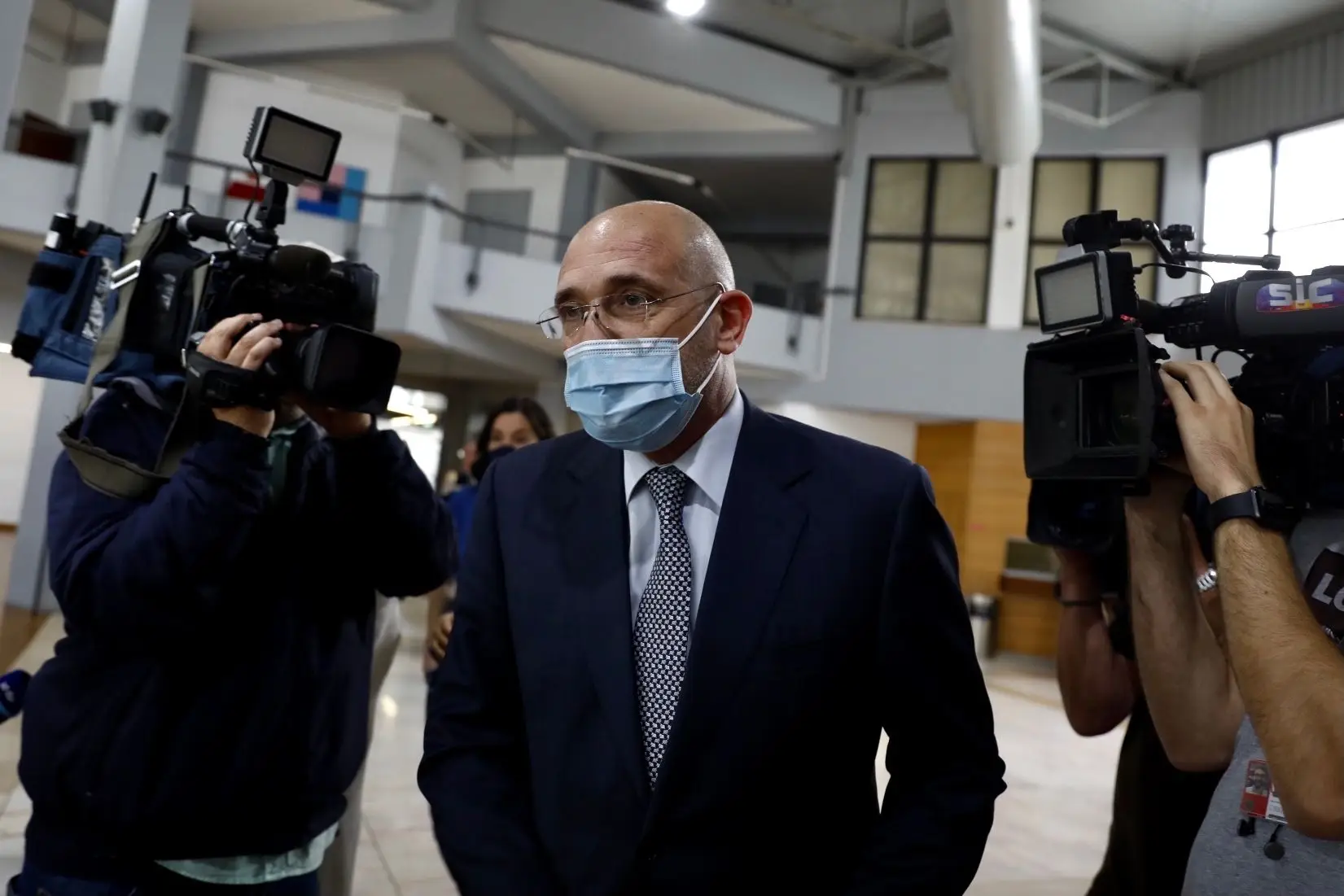 Passos responde a Rio: há reformas que se fazem em “confronto” e não vale a pena “ficar à espera” do PS