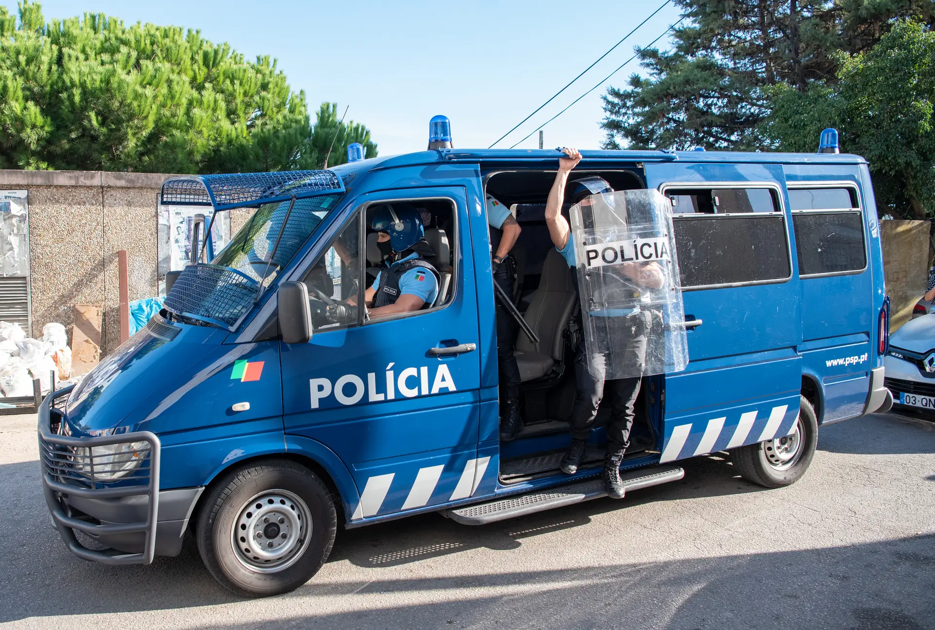 Polícias da PSP Porto usam os próprios carros para investigação