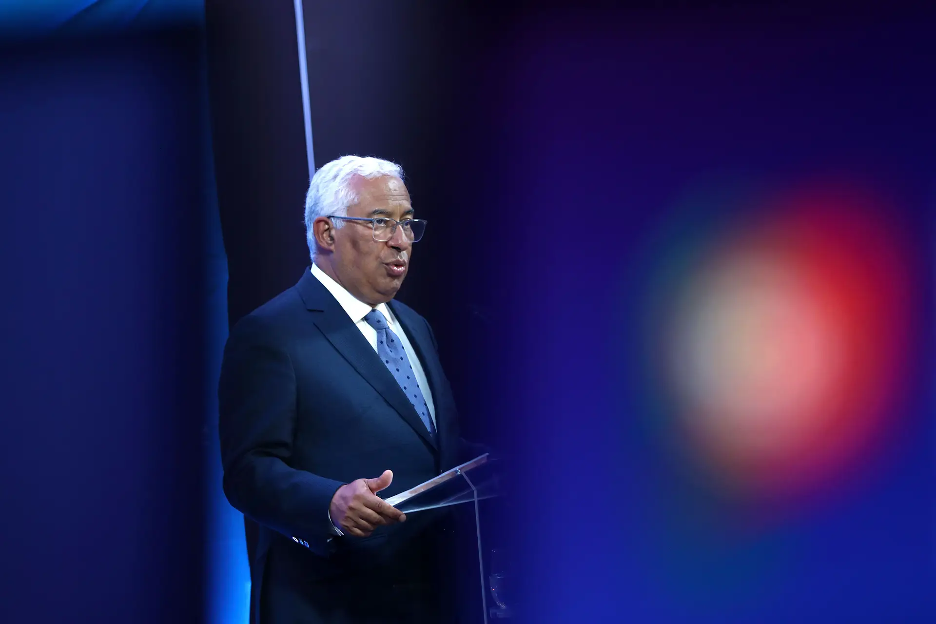 Costa admite voltar a exigir quarentena aos voos vindos do Reino Unido e recusa mudar a matriz de risco: "Seria inútil"