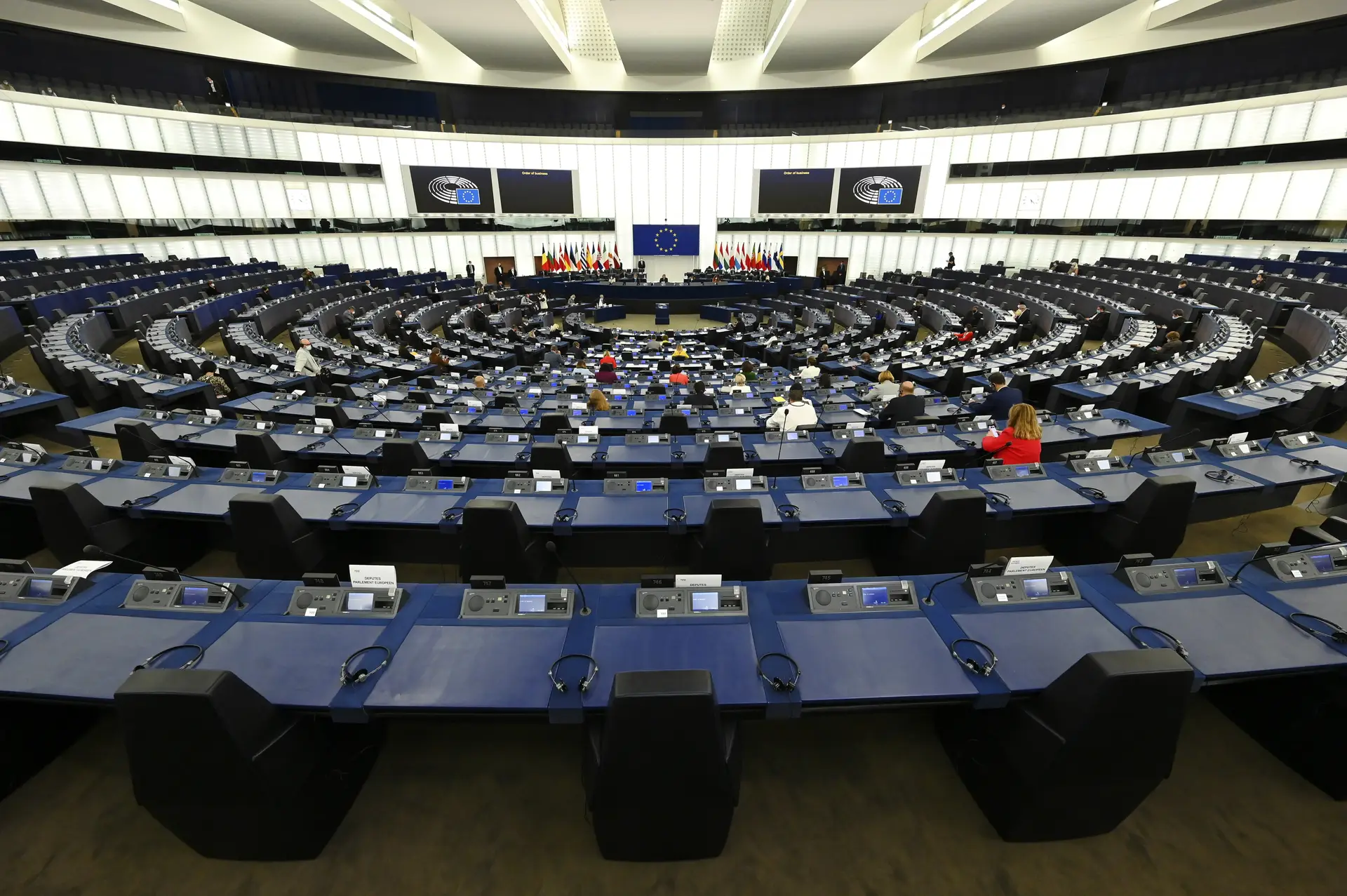 Parlamento Europeu diz que Hungria já não é democracia mas “autocracia eleitoral”