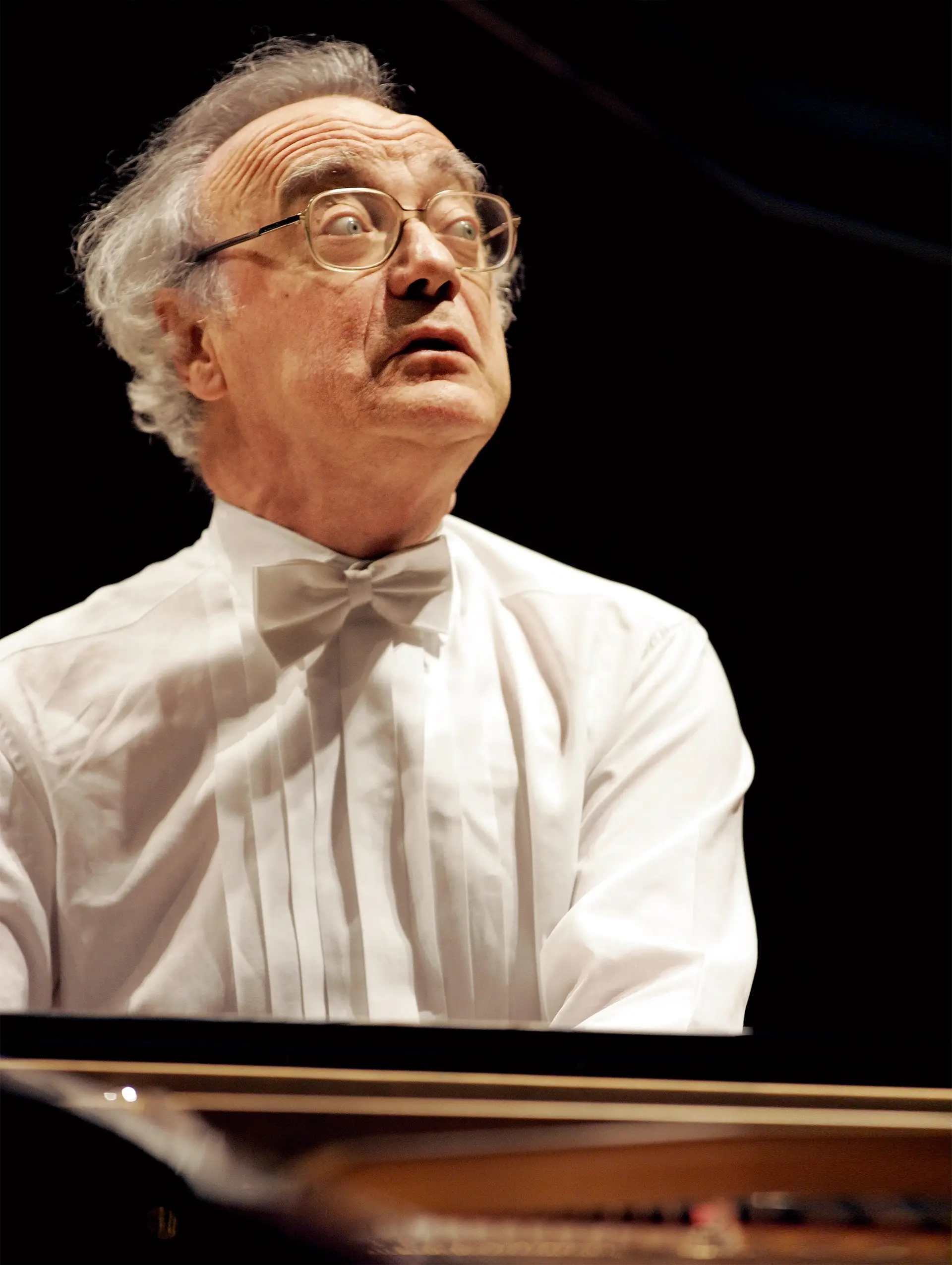 Alfred Brendel, o pianista que toca com as palavras. “O edifício da minha personalidade tem mais do que uma porta”