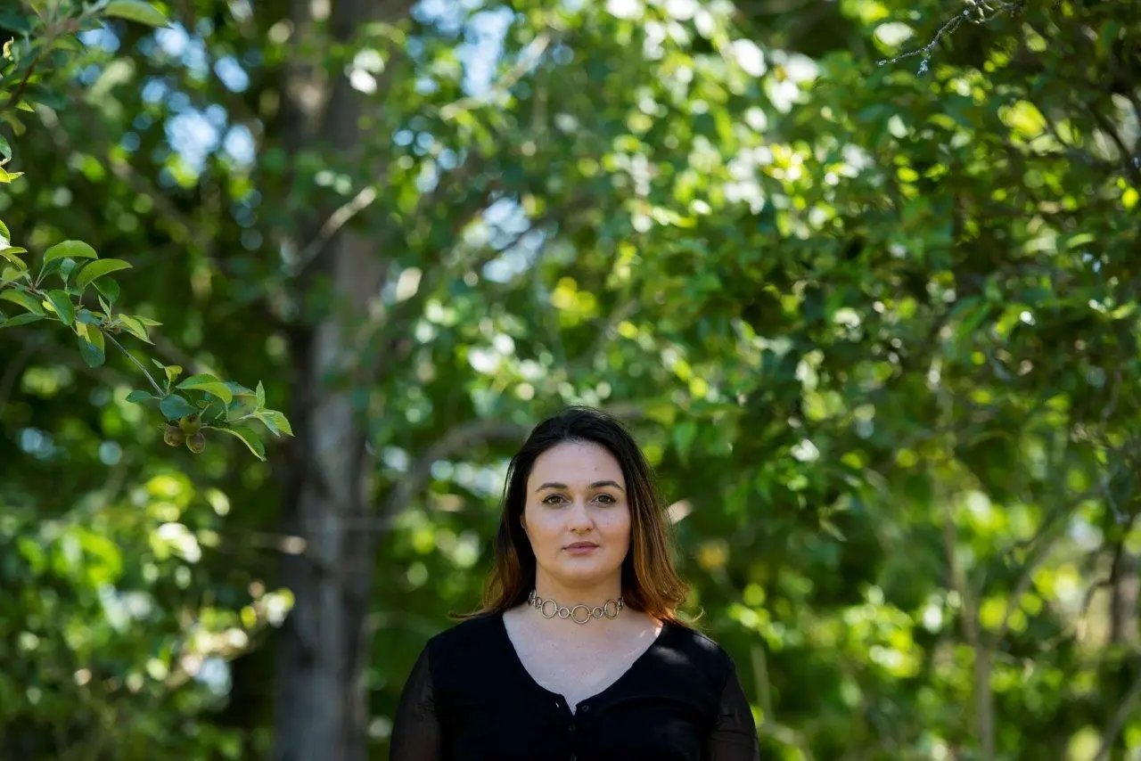 Neuza Vida, 29 anos, natural de Vila Nova de Gaia, a quem foi diagnosticada Síndrome de Tourette aos 18 anos
