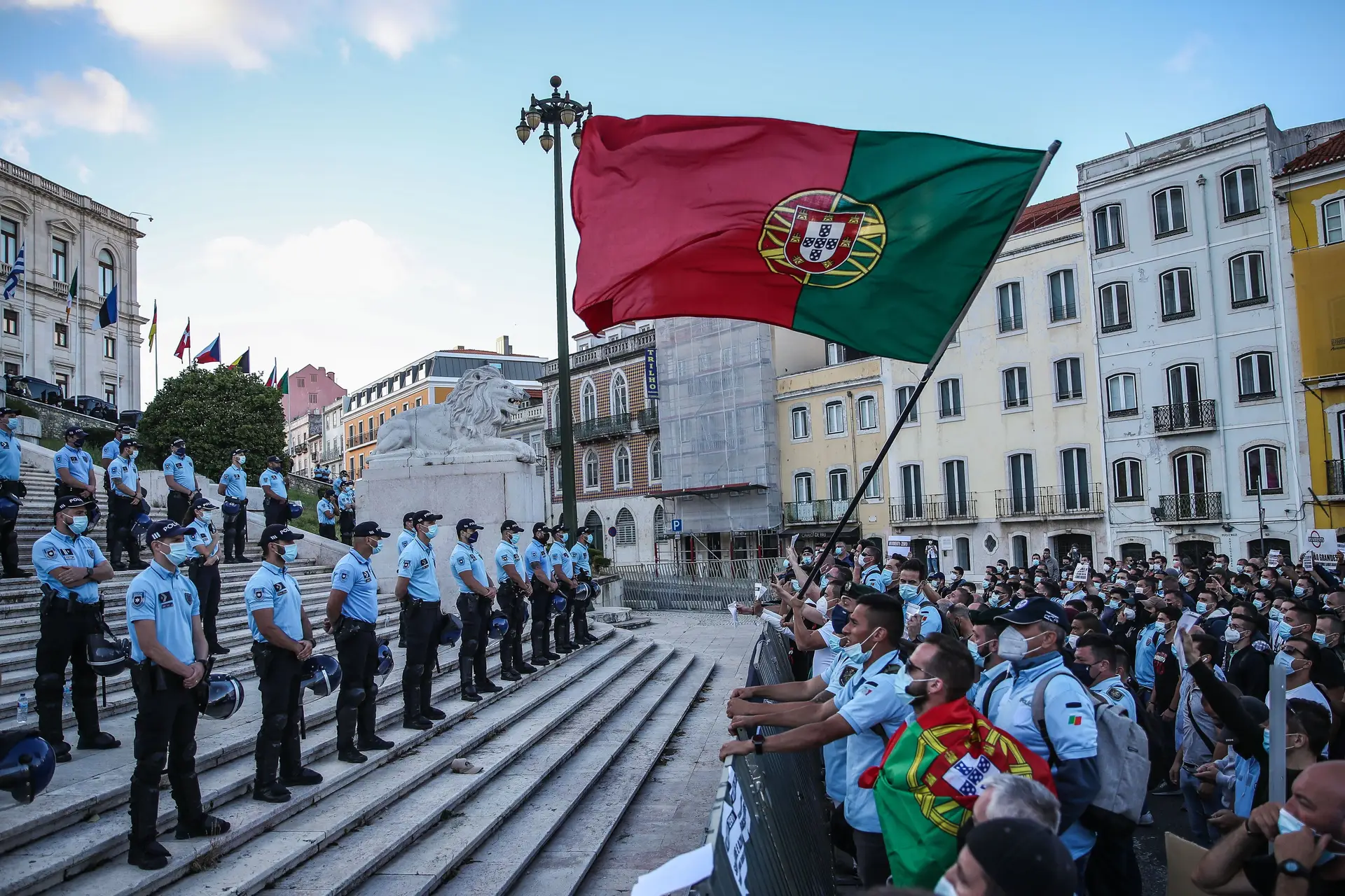 “Cabrita rua”: o longo protesto dos polícias do Movimento Zero que foi liderado por um não polícia (negacionista e de extrema-direita)