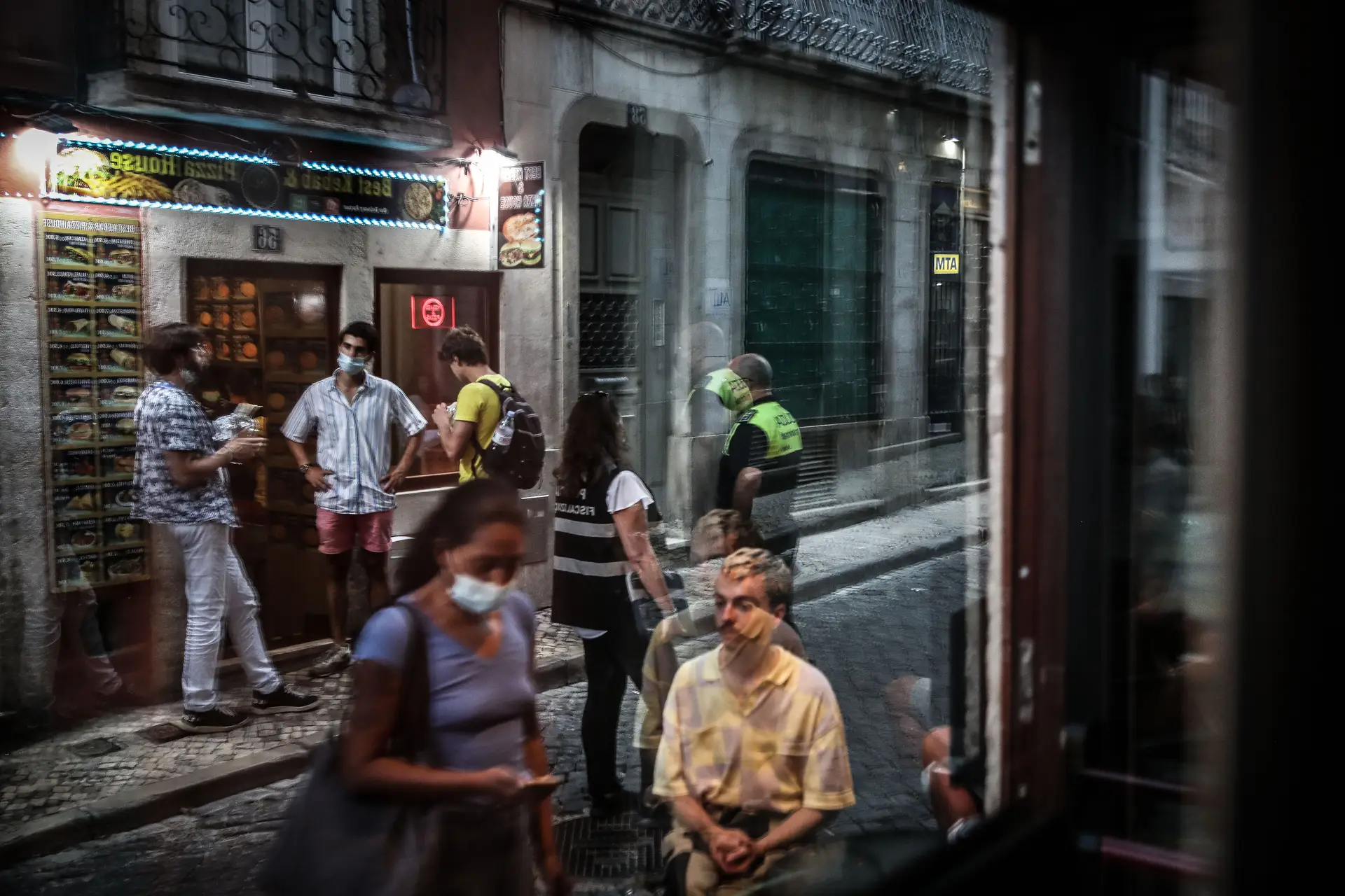 Covid-19. Avançar rumo à liberdade com dúvida para janeiro