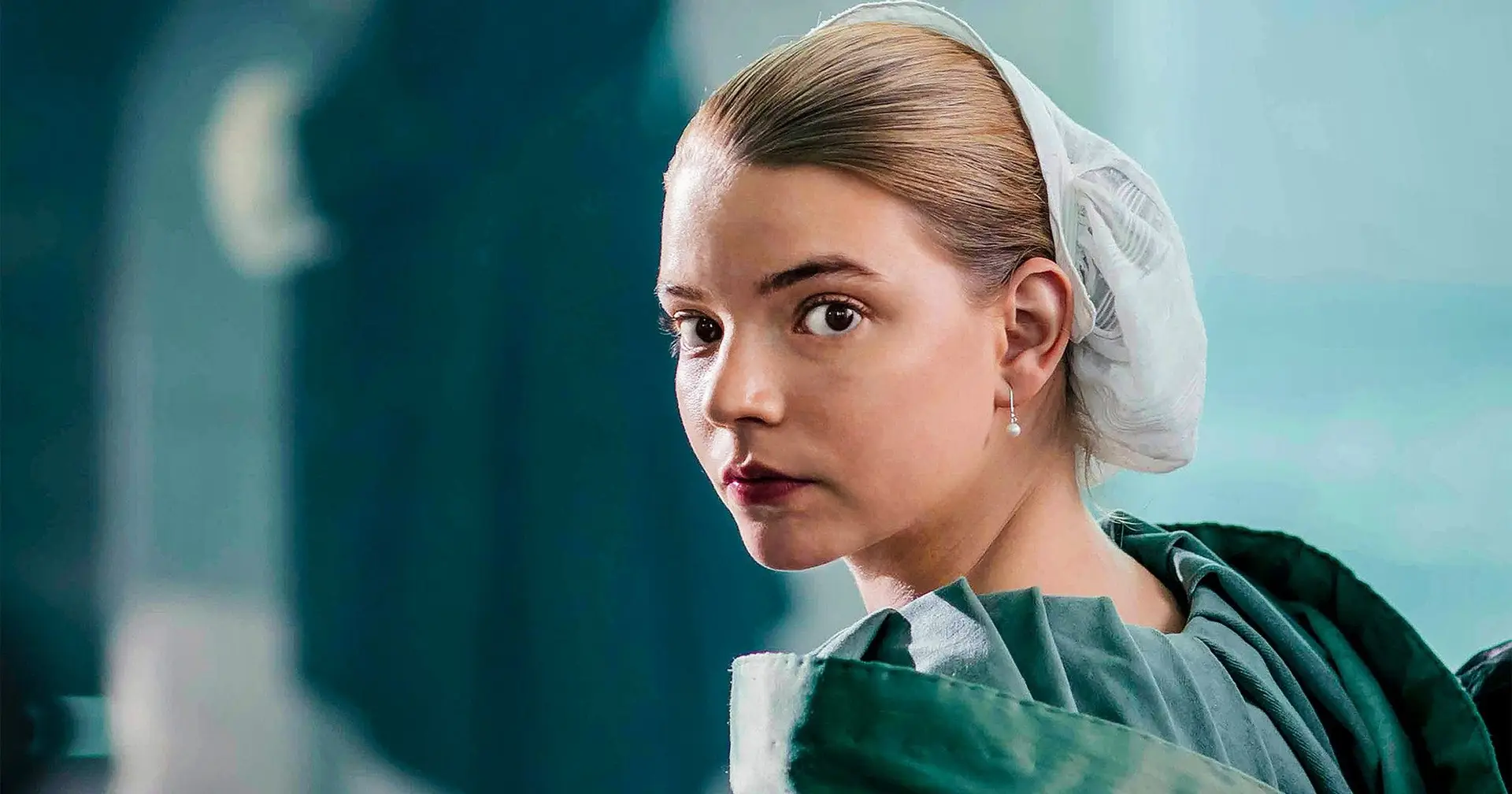 Anya Taylor-Joy três anos antes de “Gambito de Dama”. “O Miniaturista”  demorou mas chegou